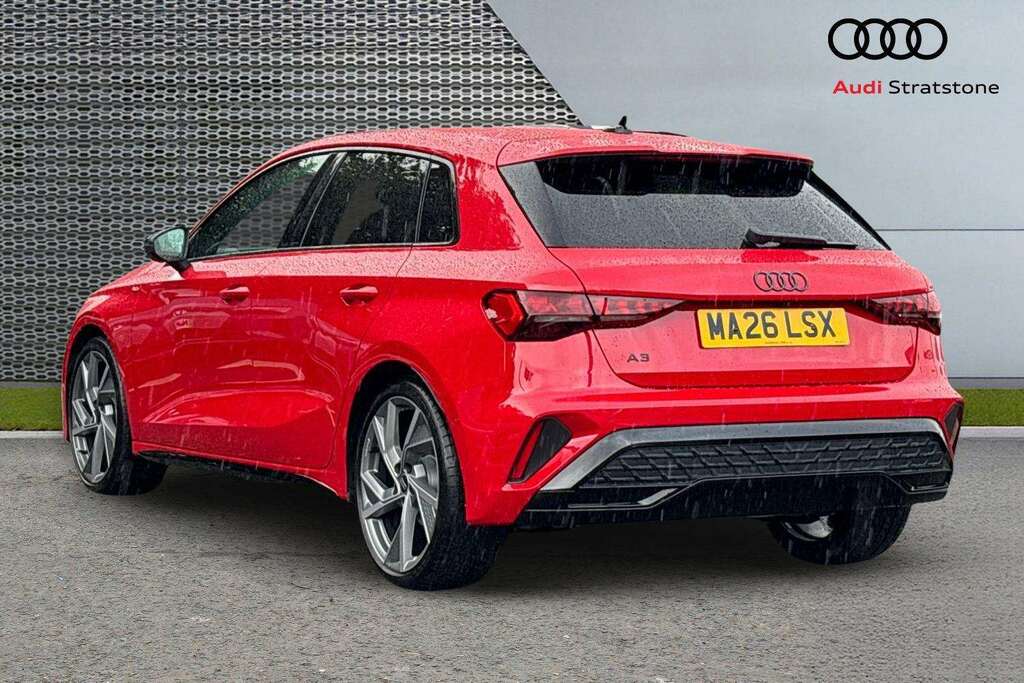 Audi A3 1.5 Tfsi 150 Black Edition S Tronic 2026 Red #3