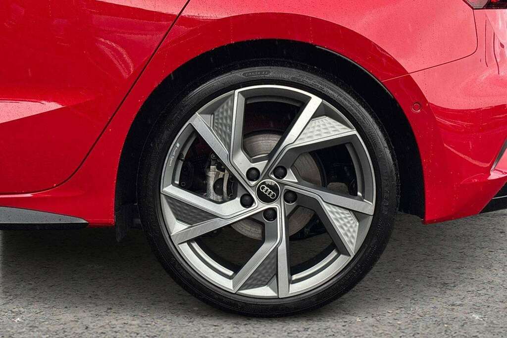 Audi A3 1.5 Tfsi 150 Black Edition S Tronic 2026 Red #5