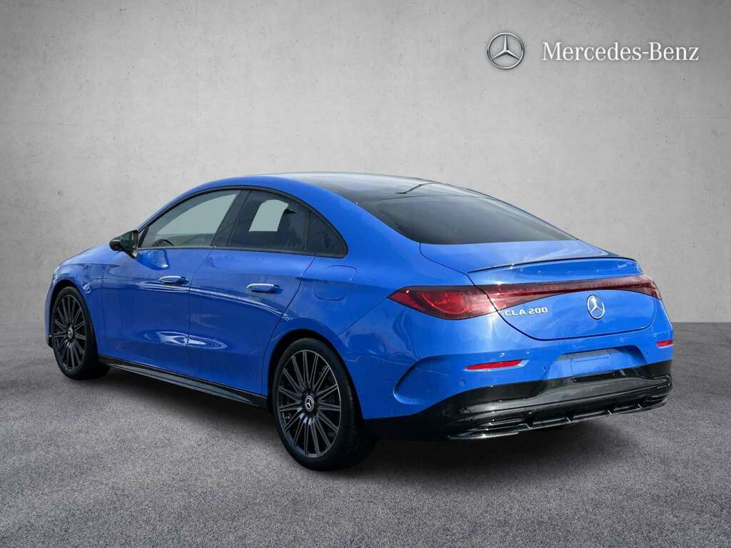 Mercedes-Benz CLA Class 200 Amg Line Premium Plus 2026 Blue #5