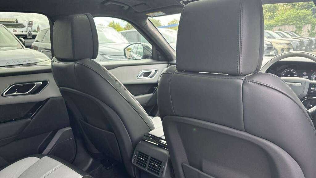 Land Rover Range Rover Velar 2.0 D200 Mhev Dynamic Se 2025 Black #36