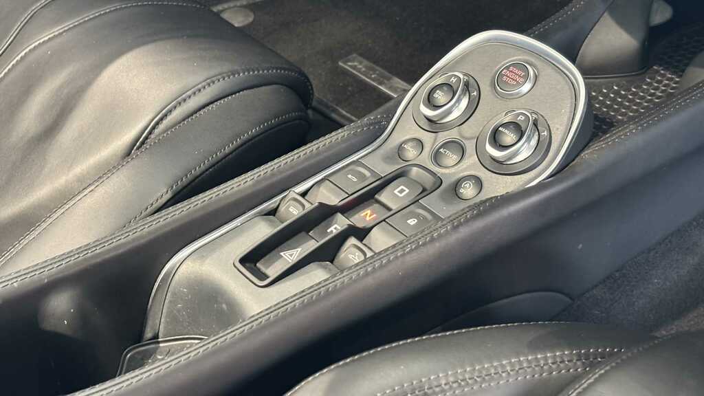 McLaren 570S Petrol #16