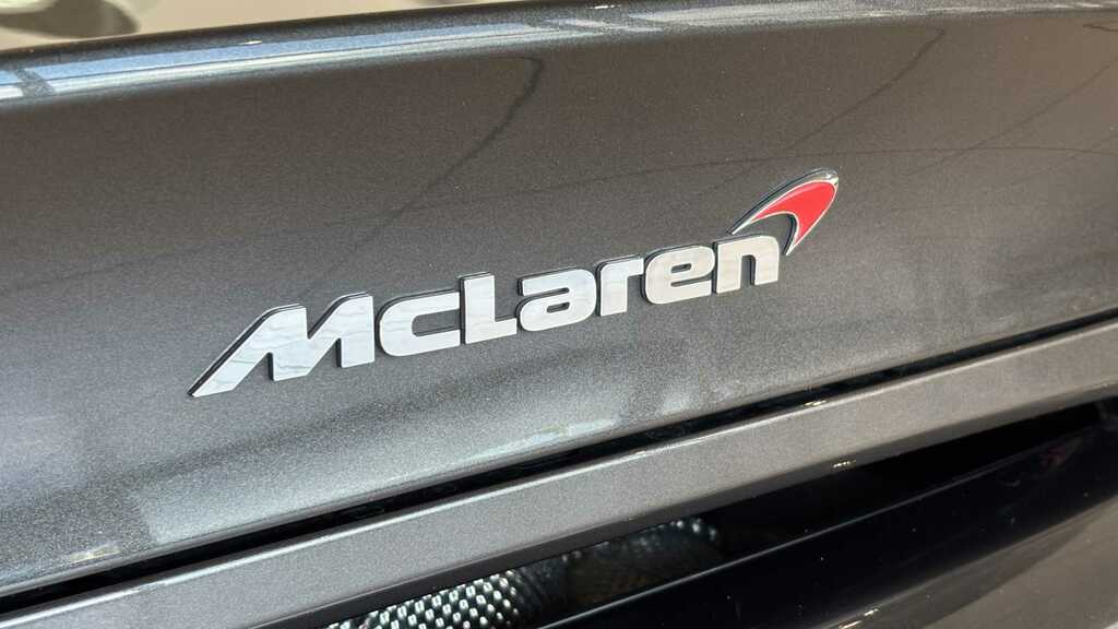 McLaren 570S Petrol #27