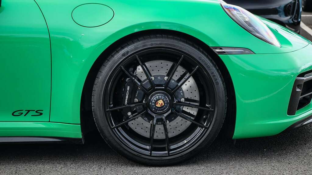 Porsche 911 911 Carrera Gts 2022 Green #6