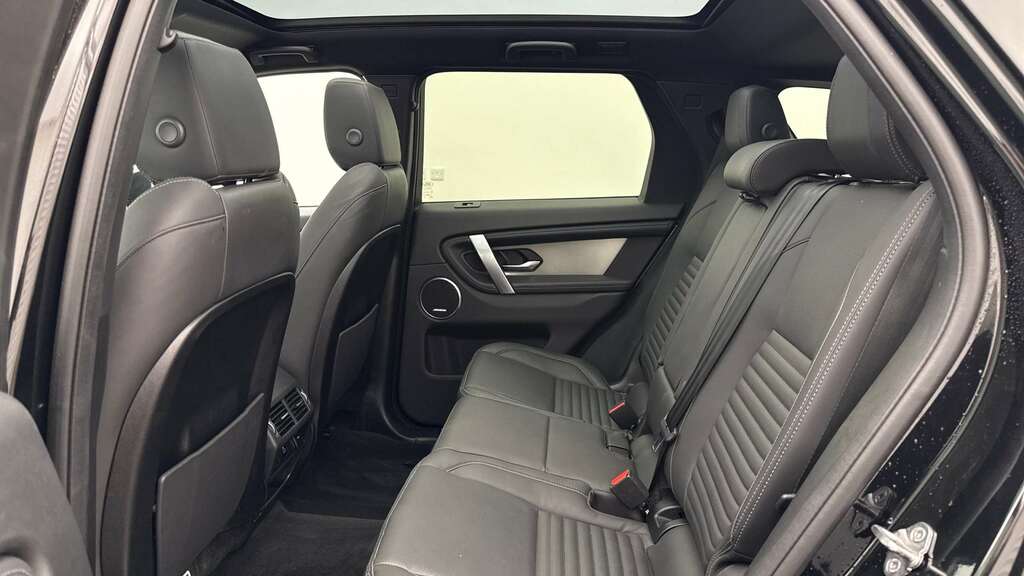 Land Rover Discovery Sport 2.0 D200 Dynamic Hse 7 Seat 2025 Black #4