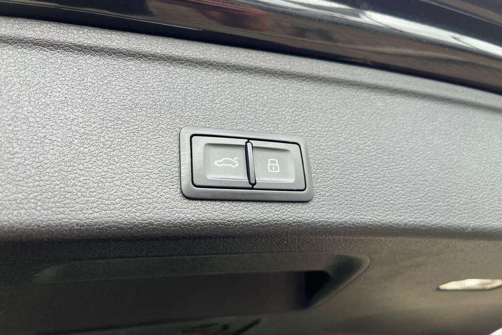 Audi A4 2.0 Tdi 40 S Line Saloon S Tronic Quatt Black #33