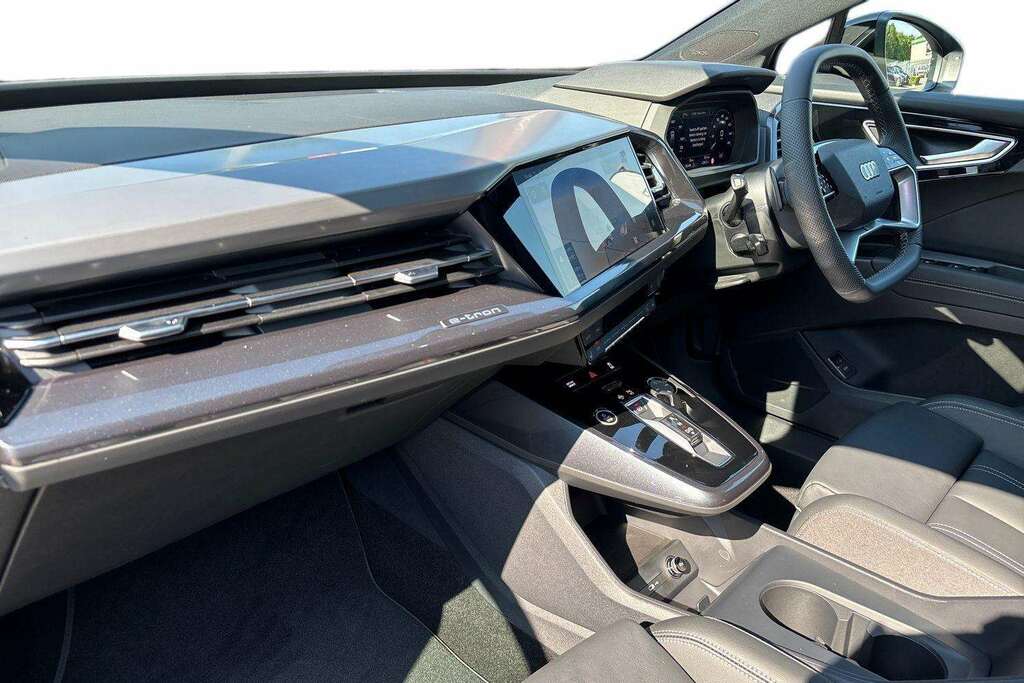Audi Q4 E Tron 210Kw 45 82Kwh Black Edition 2026 Grey #2