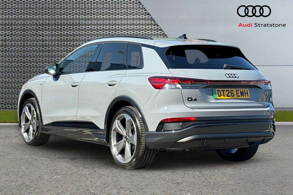 Audi Q4 E Tron 210Kw 45 82Kwh Black Edition 2026 Grey #3