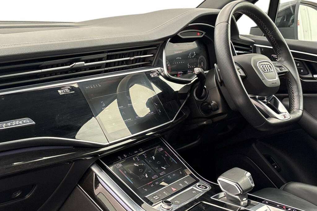 Audi Q7 55 Tfsi Quattro Black Edition Tiptronic 2023 White #2