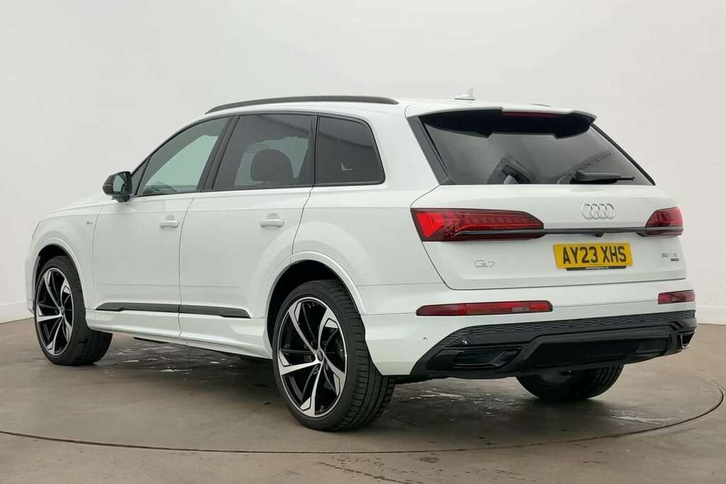 Audi Q7 55 Tfsi Quattro Black Edition Tiptronic 2023 White #3