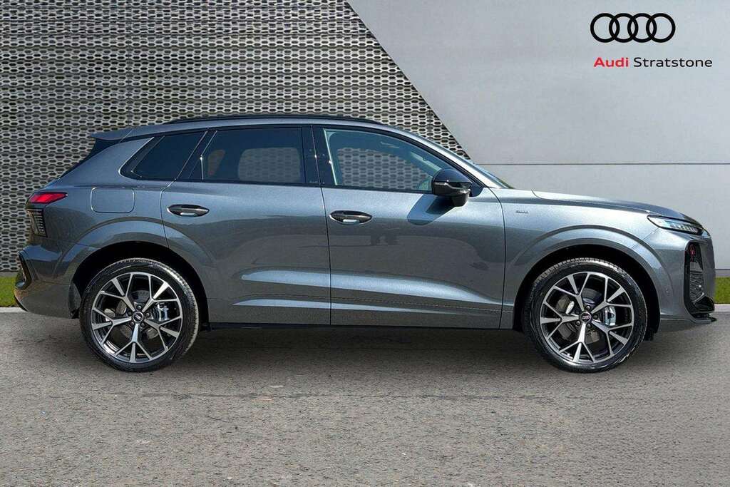 Audi Q3 1.5 E-hybrid Edition 1 S Tronic 2026 Grey #4