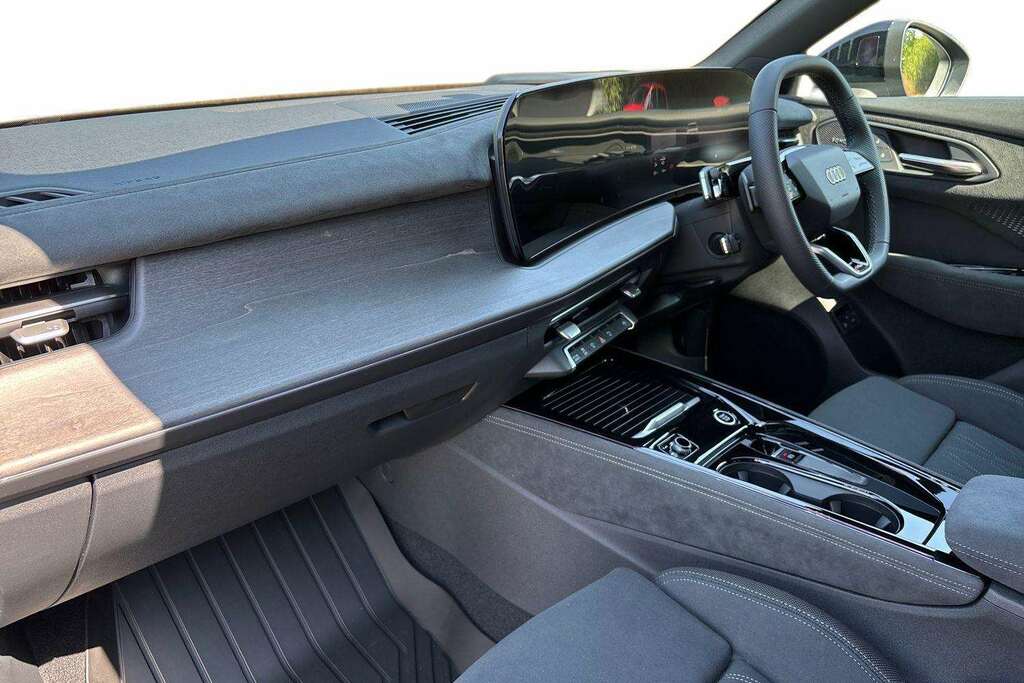 Audi Q3 1.5 E-hybrid Edition 1 S Tronic 2026 Grey #2