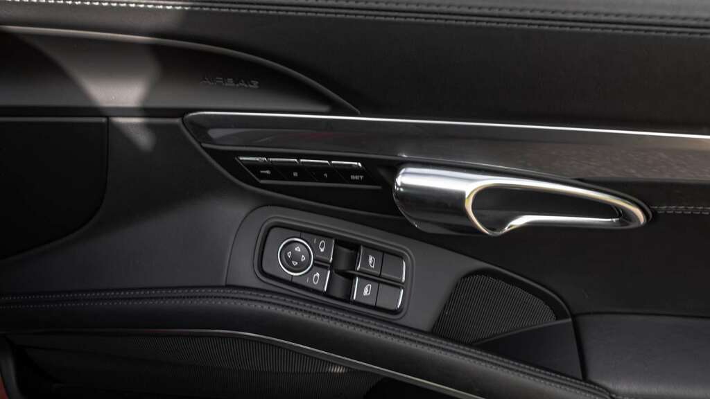 Porsche 911 911 Carrera S S-a Black #30