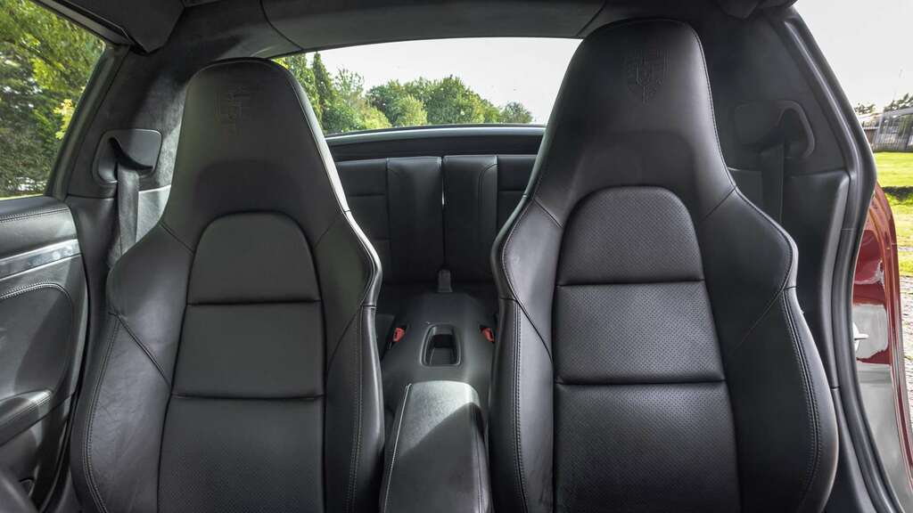 Porsche 911 911 Carrera S S-a Black #19