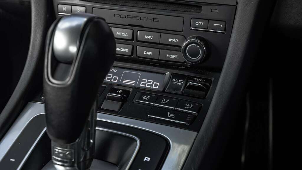 Porsche 911 911 Carrera S S-a Black #22