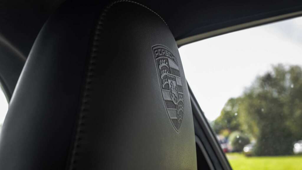 Porsche 911 911 Carrera S S-a Black #17