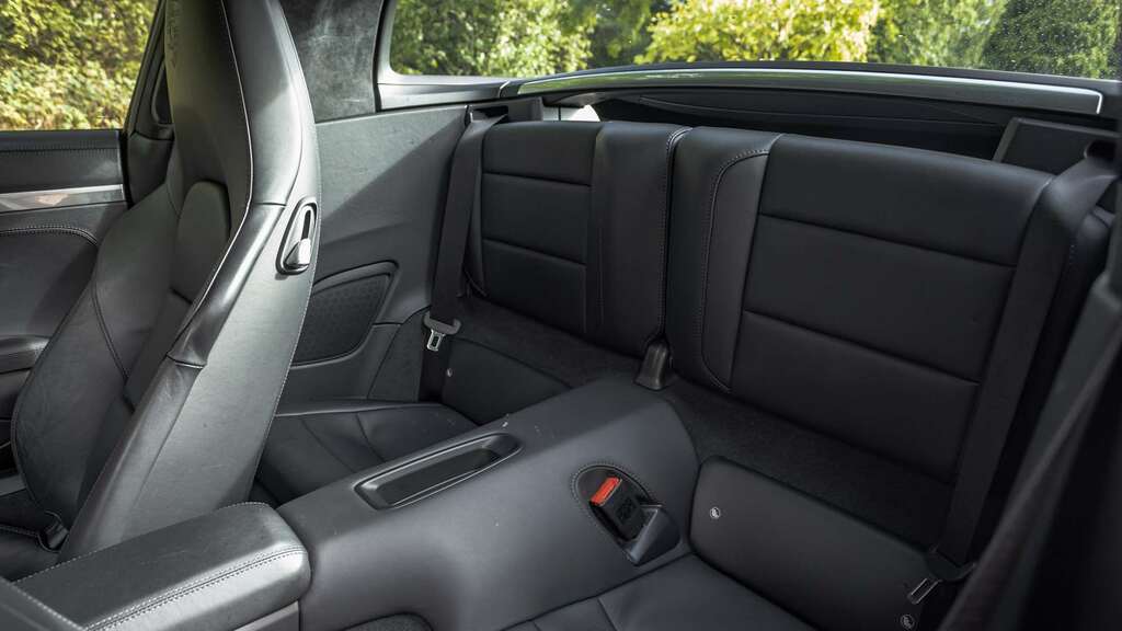 Porsche 911 911 Carrera S S-a Black #16