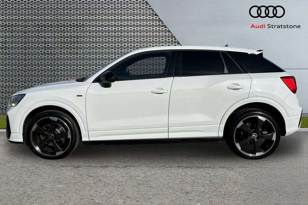 Audi Q2 Q2 Sport 35 Tfsi Red #8