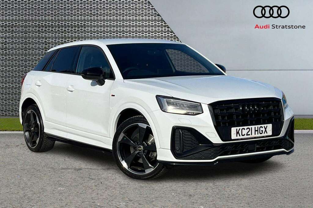 Audi Q2 35 Tfsi Black Edition 2021 White