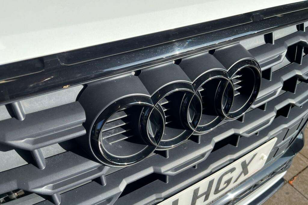 Audi Q2 Q2 Sport 35 Tfsi Red #12
