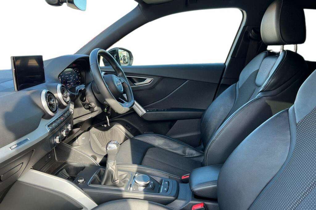 Audi Q2 Q2 Sport 35 Tfsi Red #21