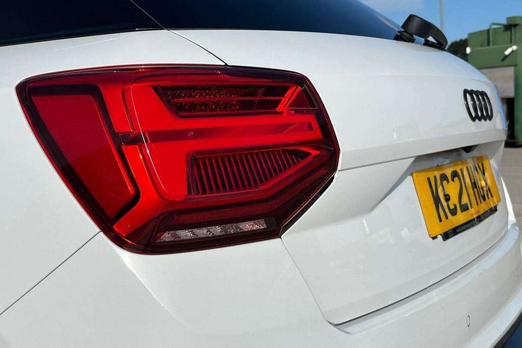 Audi Q2 Q2 Sport 35 Tfsi Red #33