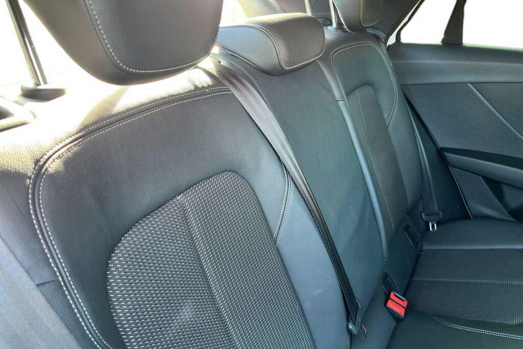 Audi Q2 Q2 Sport 35 Tfsi Red #22