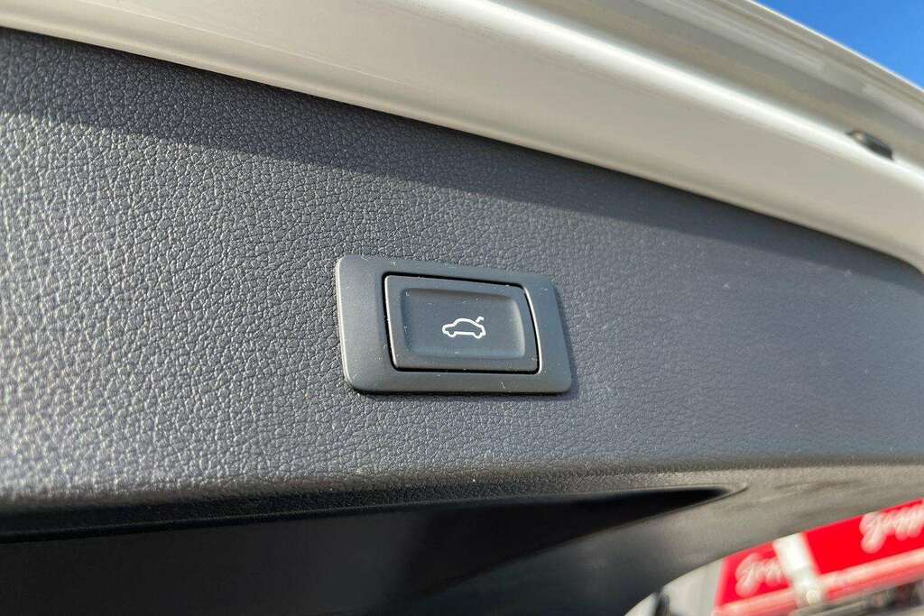 Audi Q2 Q2 Sport 35 Tfsi Red #35