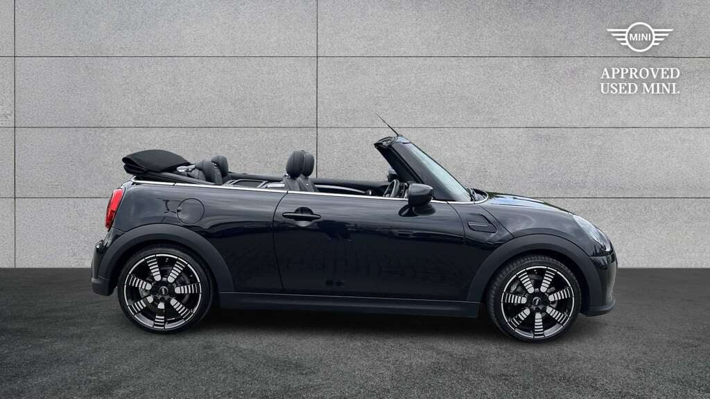 Mini Convertible 1.5 Cooper Exclusive 2022 Black #2