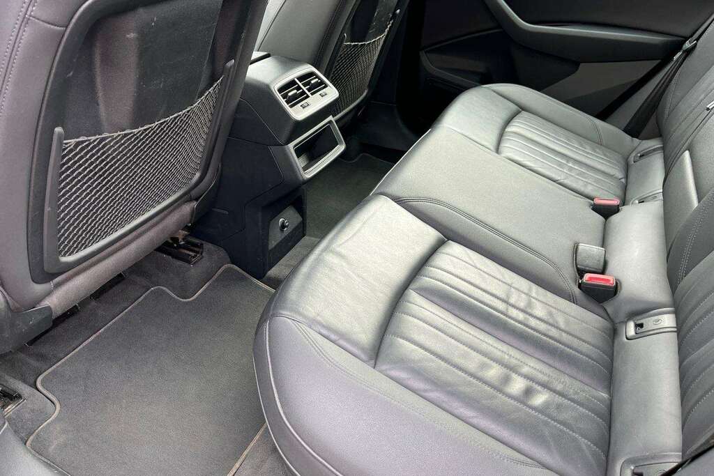Audi Q3 Audi Sportback 45 Tfsi E Black Edition S Troni Grey #32