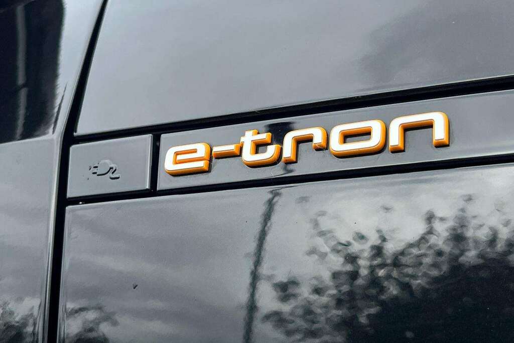 Audi Q3 Audi Sportback 45 Tfsi E Black Edition S Troni Grey #33