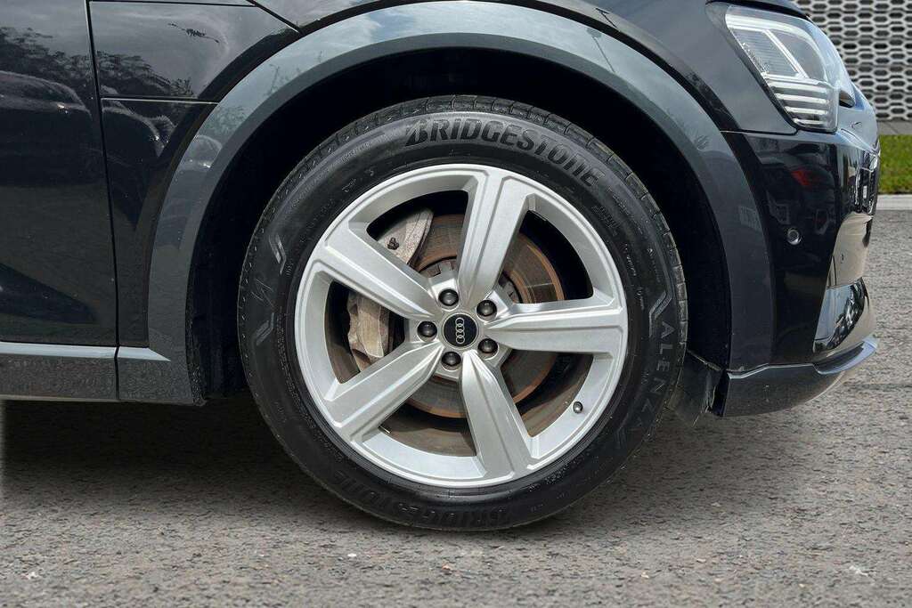Audi Q3 Audi Sportback 45 Tfsi E Black Edition S Troni Grey #5