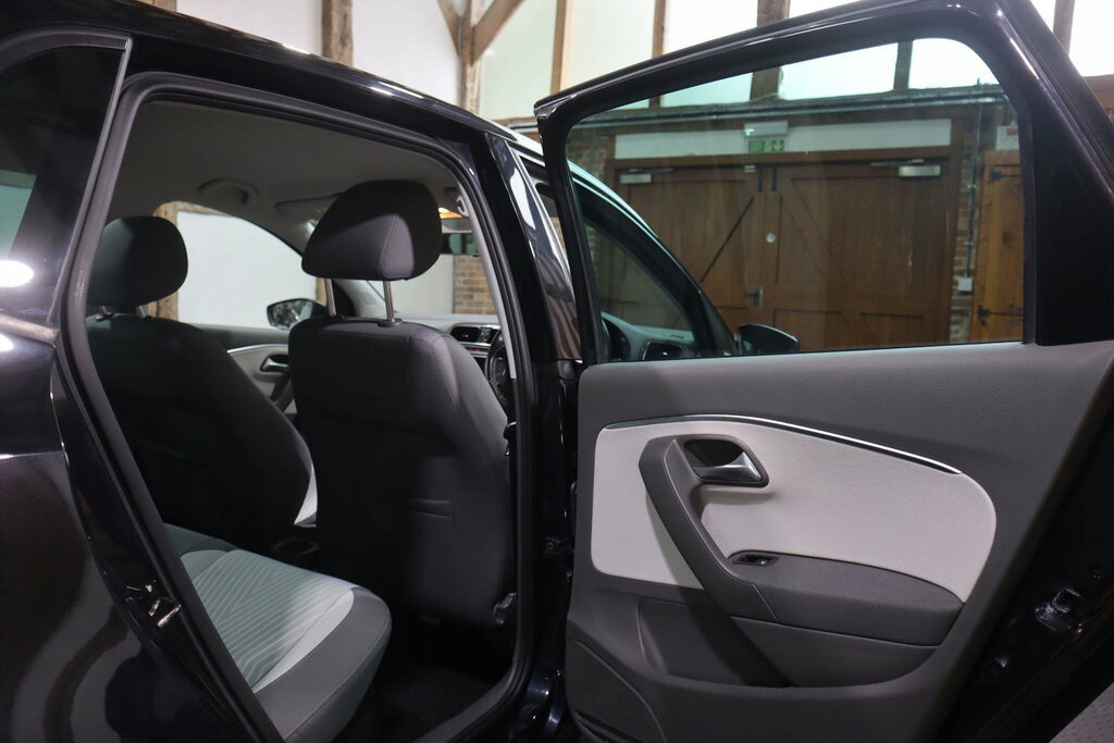 Volkswagen Polo Hatchback Black #35