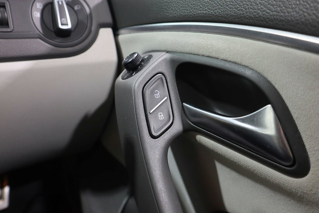 Volkswagen Polo Hatchback Black #44