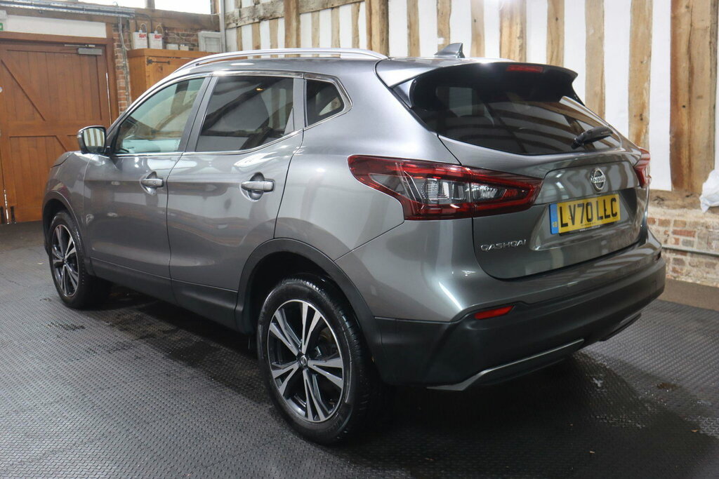 Nissan Qashqai 1.3 Dig-t N-connecta Euro 6 S S Grey #4