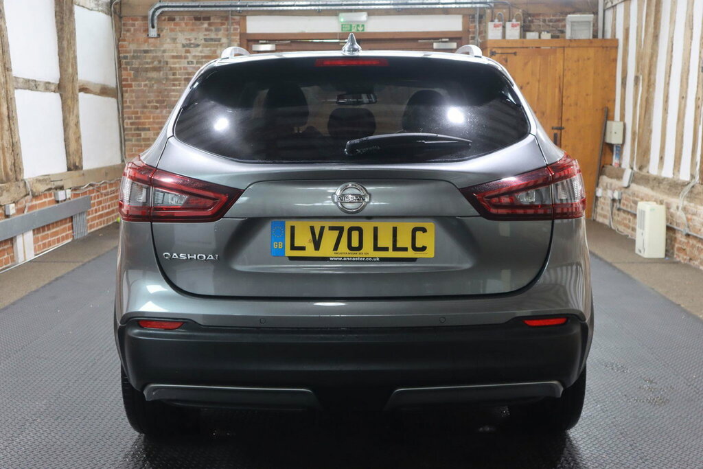 Nissan Qashqai 1.3 Dig-t N-connecta Euro 6 S S Grey #5