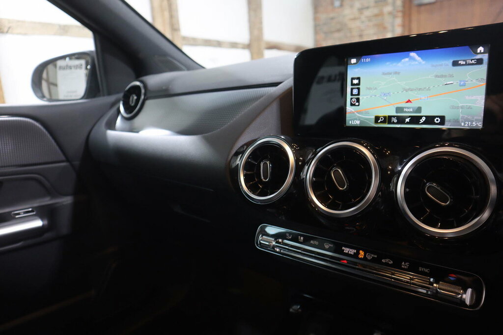Mercedes-Benz B Class B200 Amg Line White #18