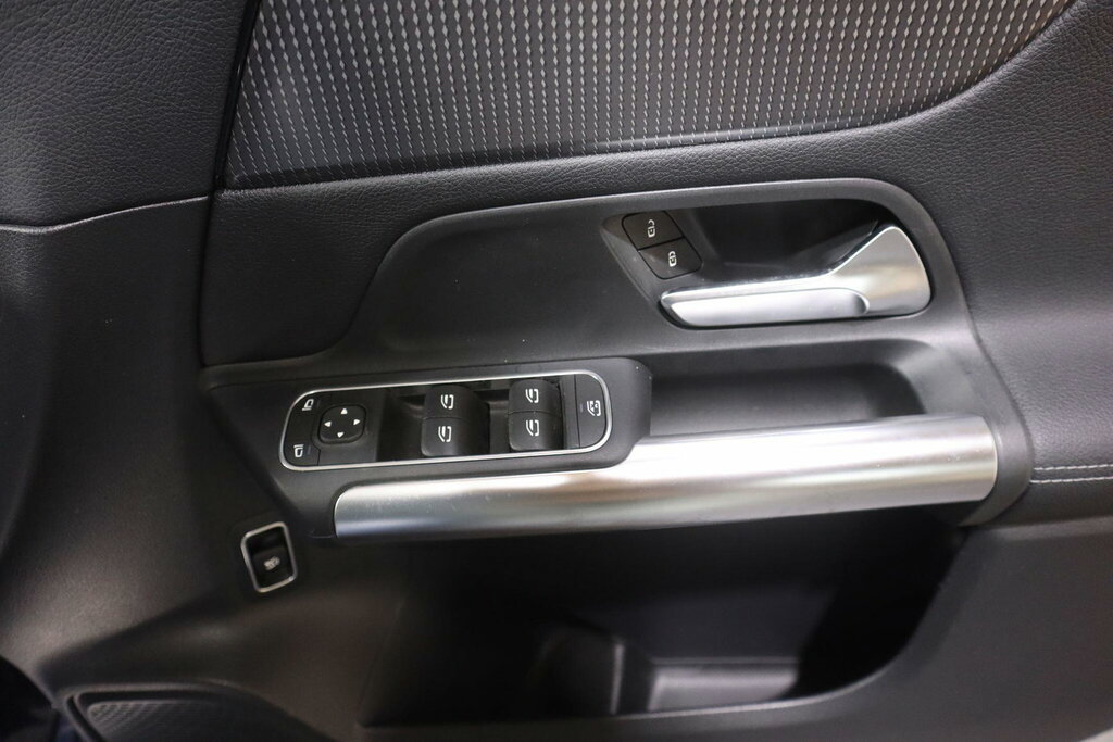Mercedes-Benz B Class B200 Amg Line White #17
