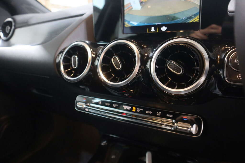 Mercedes-Benz B Class B200 Amg Line White #21