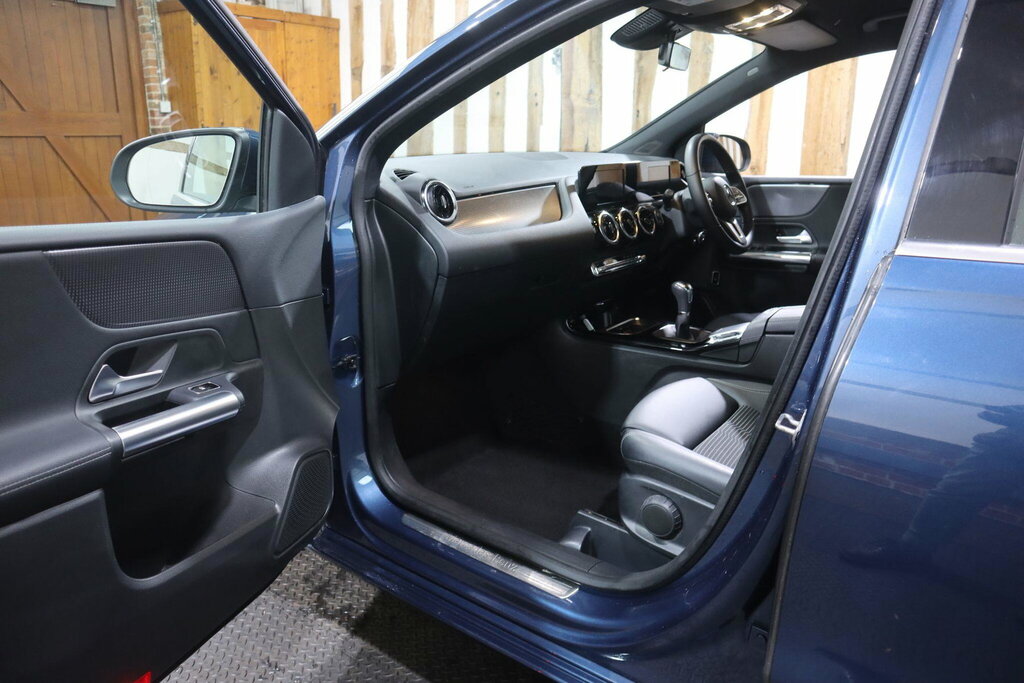 Mercedes-Benz B Class B200 Amg Line White #30
