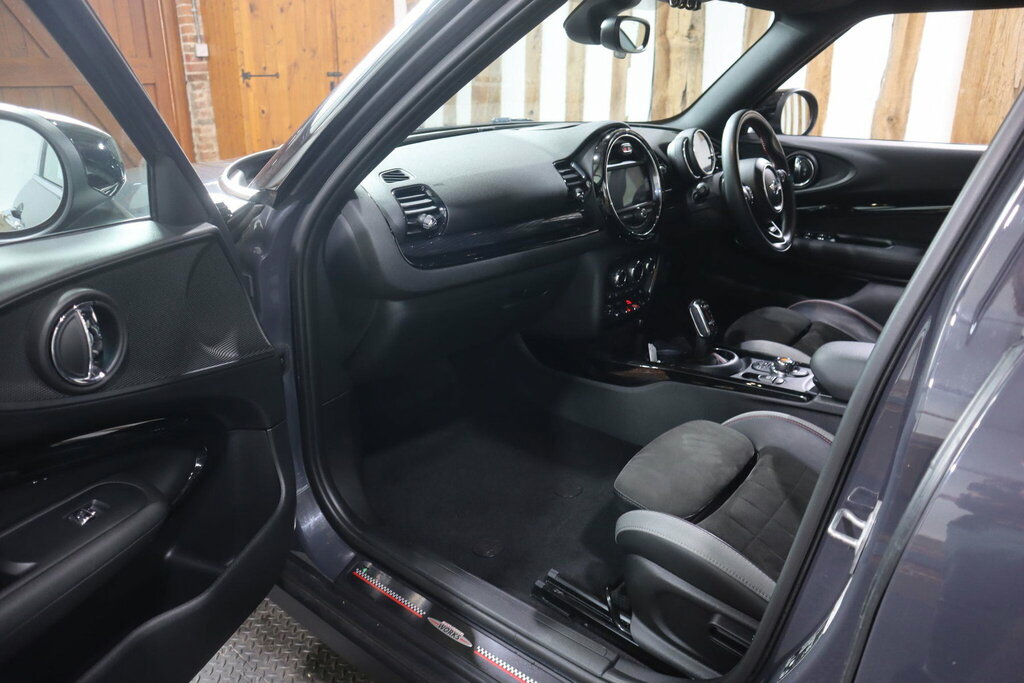 Mini Clubman Cooper Classic Red #34