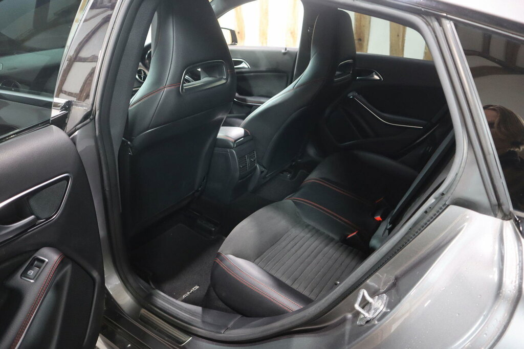 Mercedes-Benz CLA Class Cla 180 Amg Line Black #40