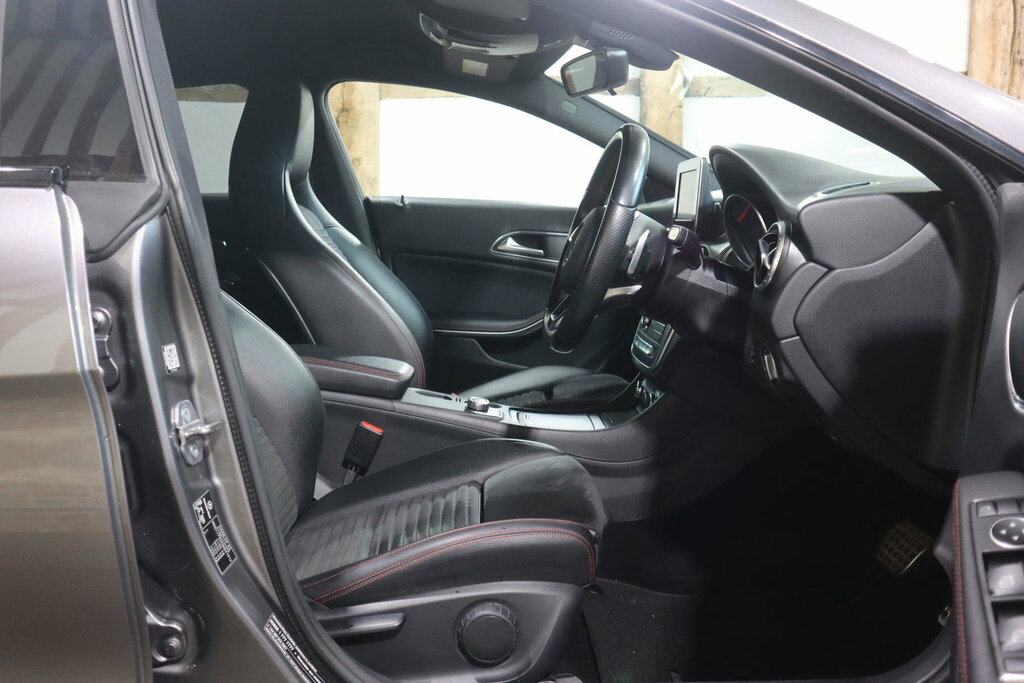 Mercedes-Benz CLA Class Cla 180 Amg Line Black #10