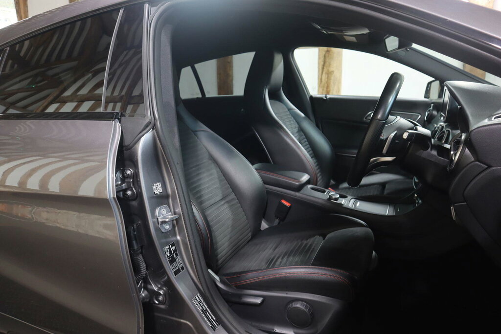 Mercedes-Benz CLA Class Cla 180 Amg Line Black #11