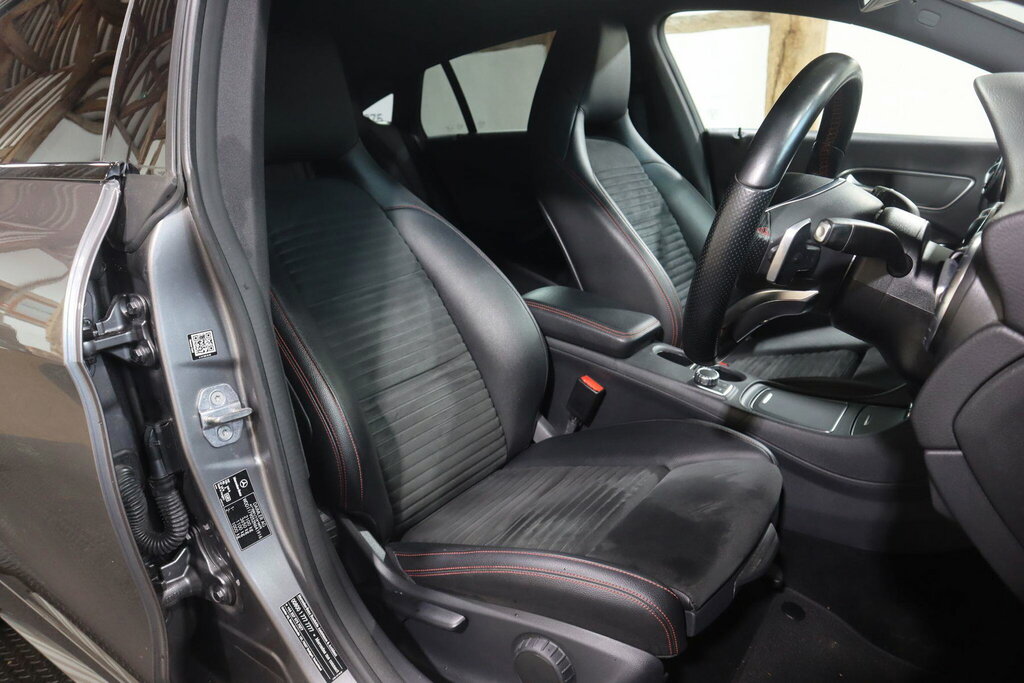 Mercedes-Benz CLA Class Cla 180 Amg Line Black #12