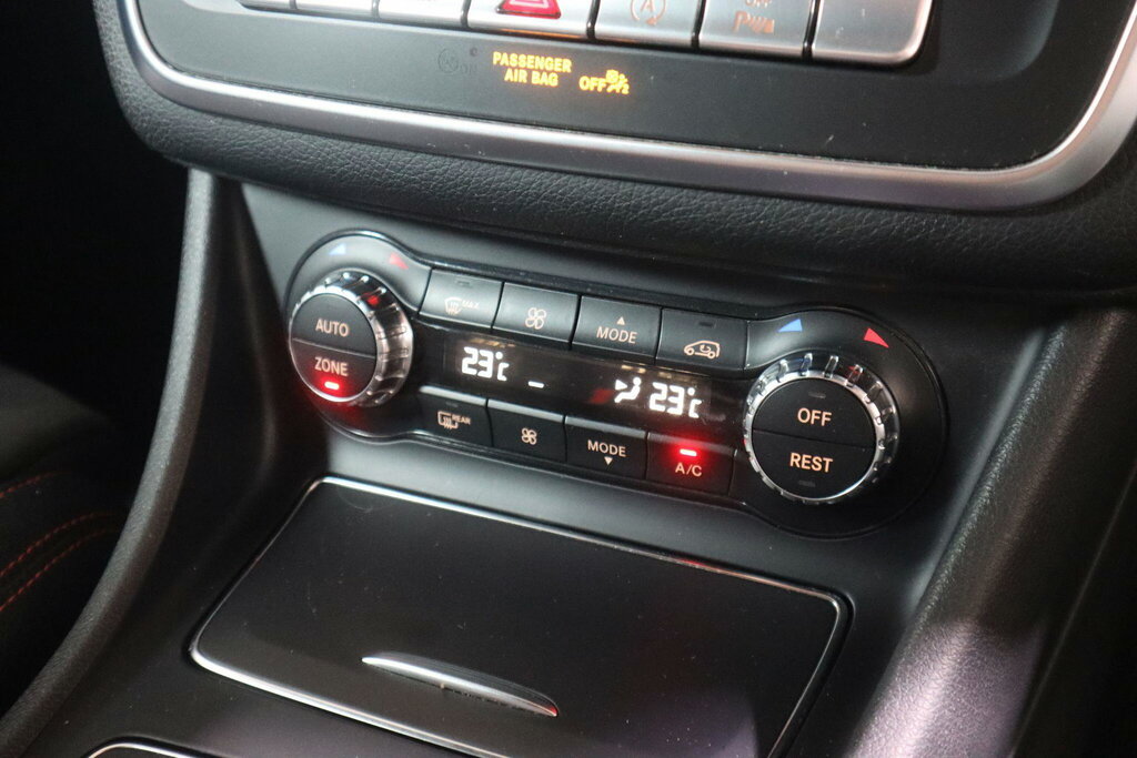 Mercedes-Benz CLA Class Cla 180 Amg Line Black #22