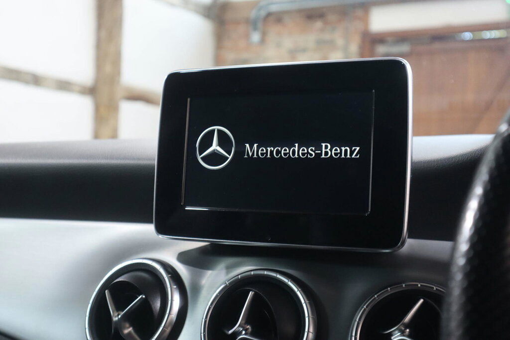 Mercedes-Benz CLA Class Cla 180 Amg Line Black #19