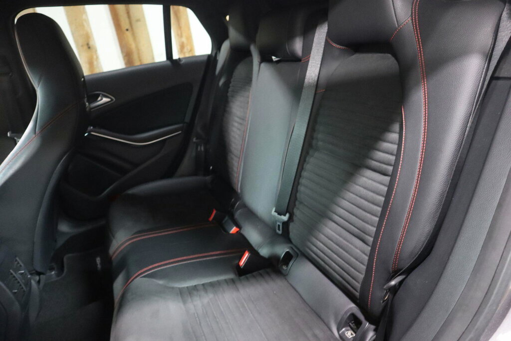 Mercedes-Benz CLA Class Cla 180 Amg Line Black #44