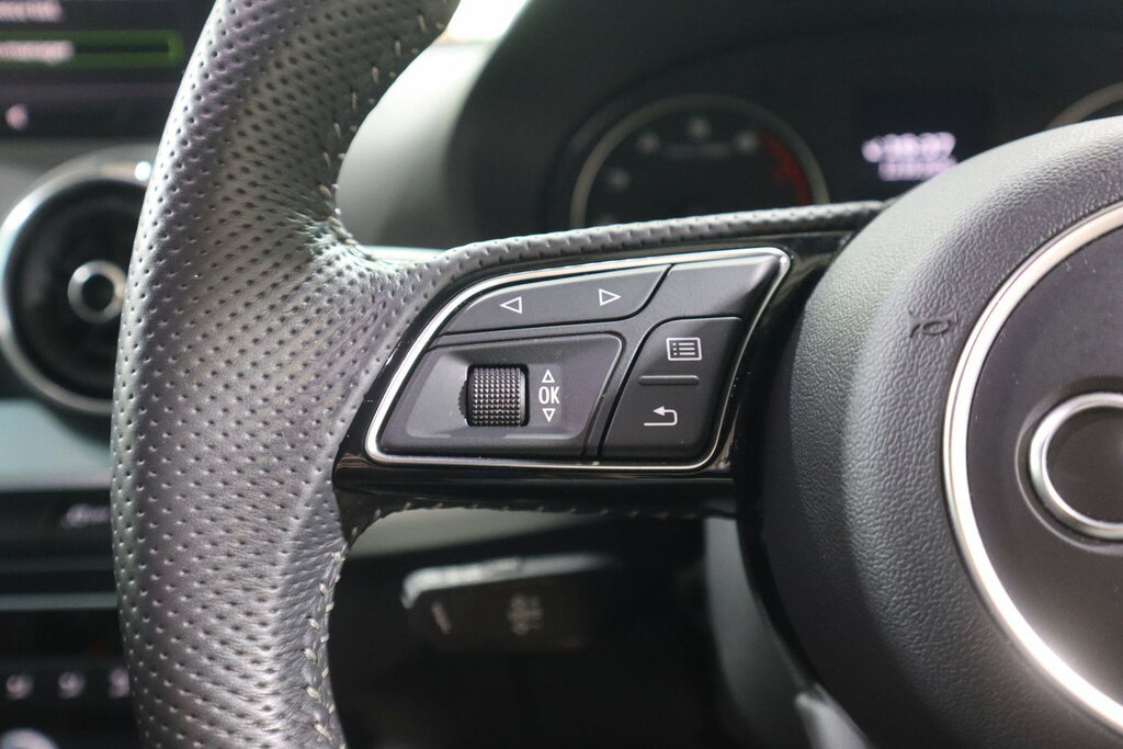 Audi Q2 1.6 Tdi Sport S Tronic Black #27