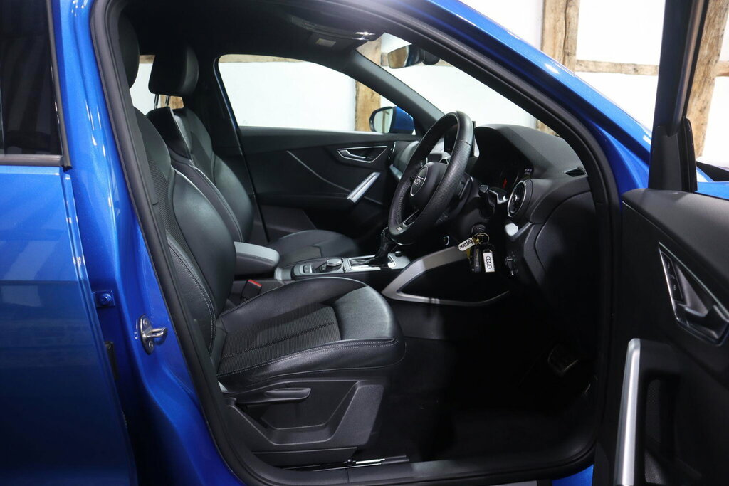 Audi Q2 1.6 Tdi Sport S Tronic Black #10