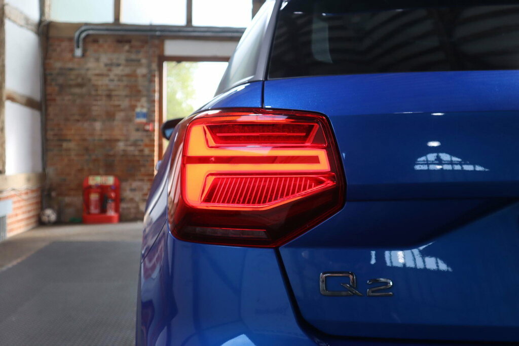 Audi Q2 1.6 Tdi Sport S Tronic Black #64
